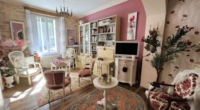 House 5 rooms of 143 m² in Parthenay (79200)