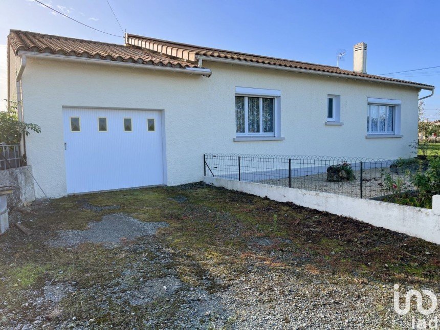House 3 rooms of 96 m² in Saint-Aubin-le-Cloud (79450)