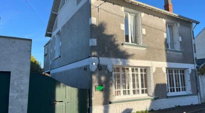 House 5 rooms of 141 m² in Parthenay (79200)