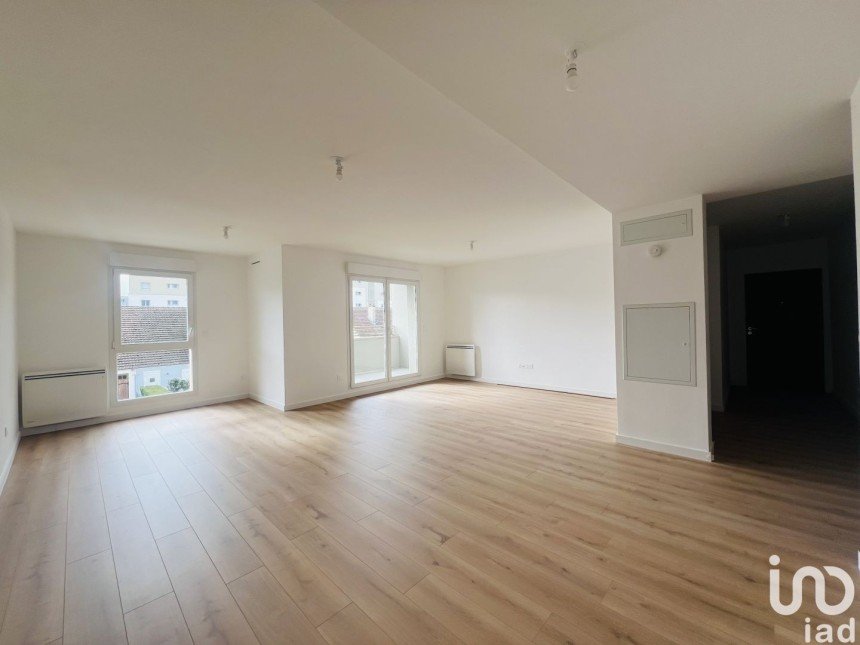 Apartment 4 rooms of 97 m² in Reims (51100)