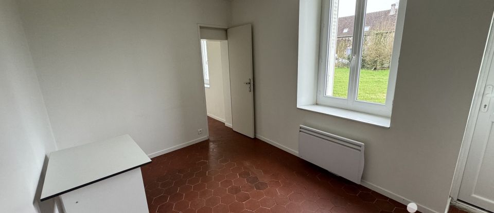 Traditional house 7 rooms of 104 m² in Louan-Villegruis-Fontaine (77560)