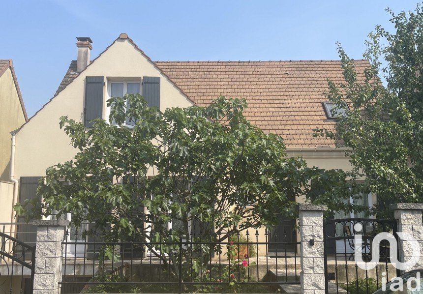 Maison traditionnelle 5 pièces de 160 m² à Goussainville (95190)