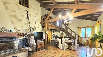 House 7 rooms of 158 m² in Saint-Ciers-sur-Gironde (33820)