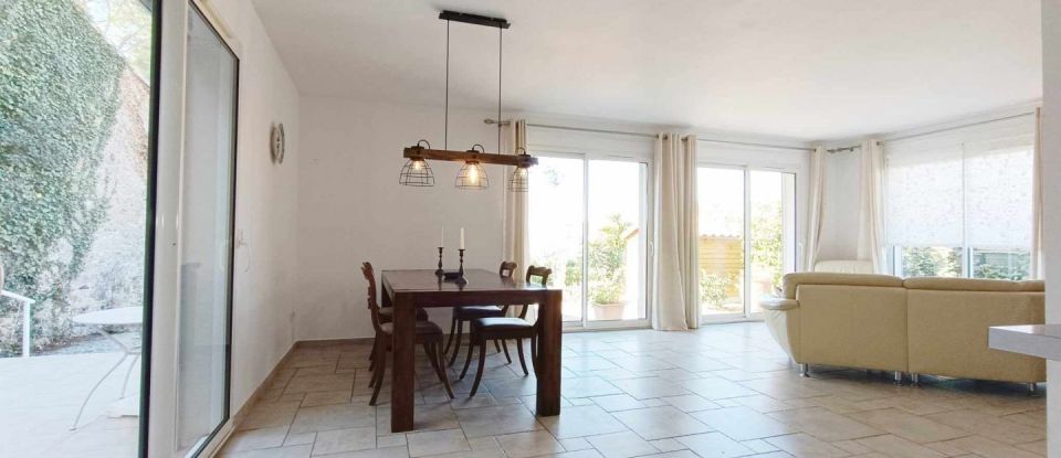 House 5 rooms of 120 m² in Pouzolles (34480)