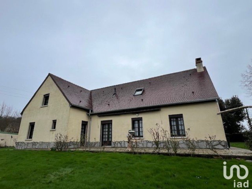 Maison 8 pièces de 214 m² à Mortagne-au-Perche (61400)