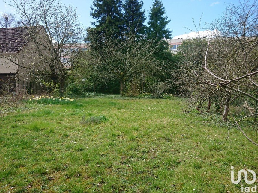 Terrain de 700 m² à Ris-Orangis (91130)