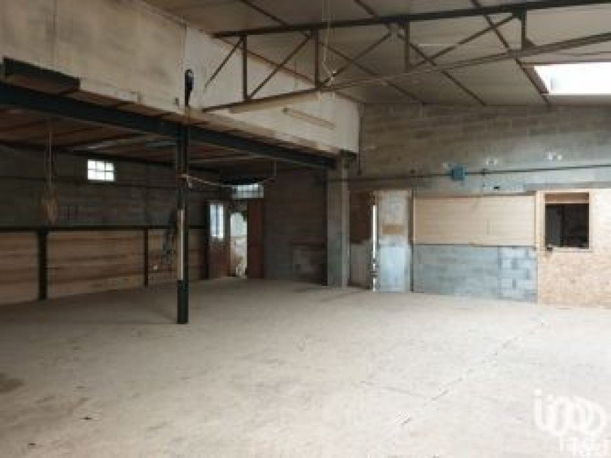Business premises of 190 m² in - (94350)