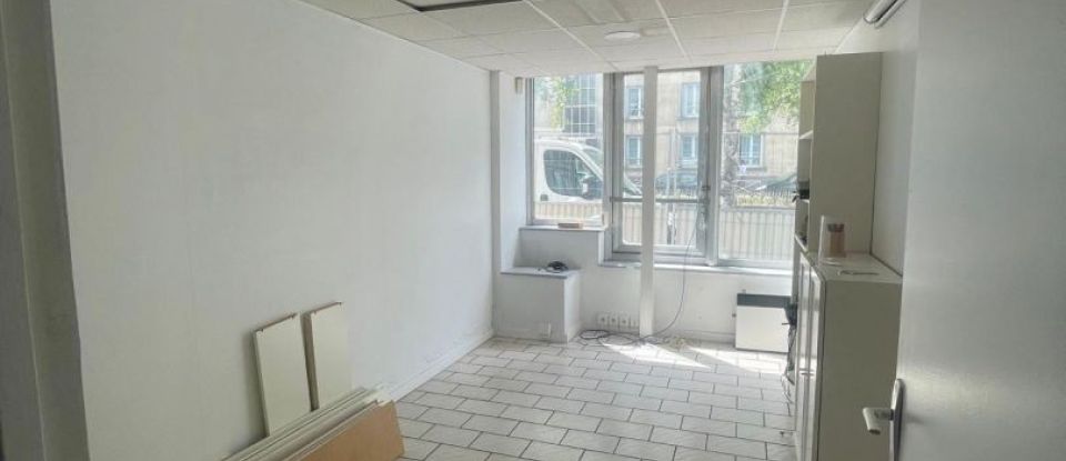 Offices of 245 m² in Montrouge (92120)