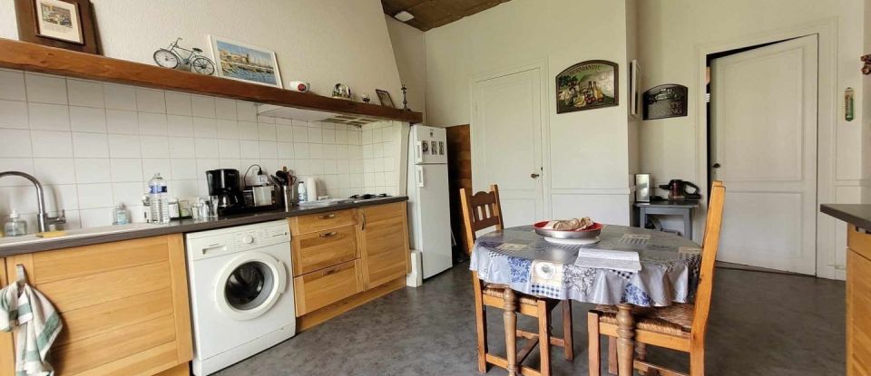 House 5 rooms of 125 m² in Saint-Aubin-de-Blaye (33820)