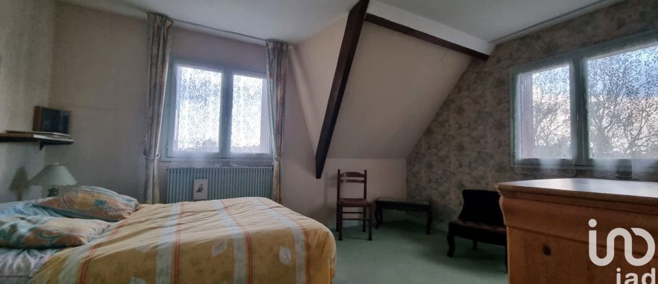 House 9 rooms of 250 m² in Marly-le-Roi (78160)