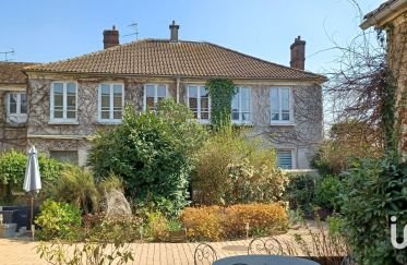 Village house 5 rooms of 111 m² in Le Mesnil-Saint-Denis (78320)