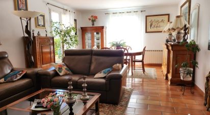 Apartment 5 rooms of 130 m² in Gréoux-les-Bains (04800)
