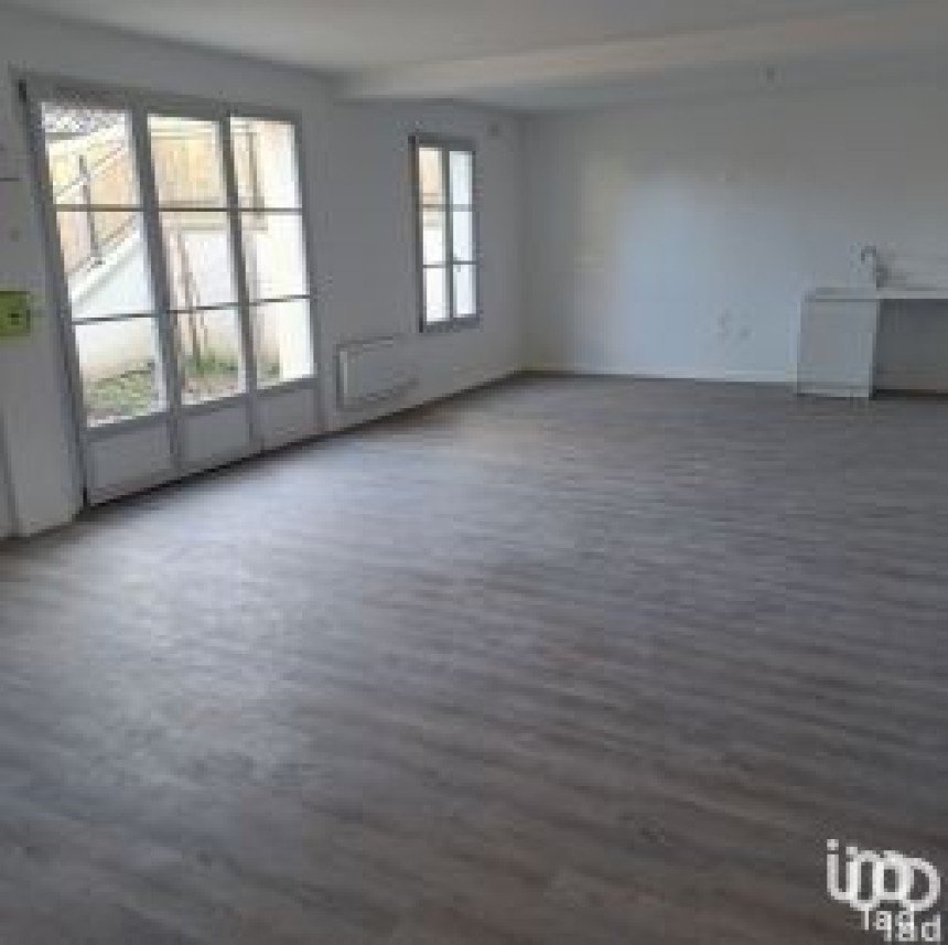 Apartment 3 rooms of 71 m² in Coupvray (77700)