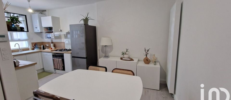 Apartment 3 rooms of 70 m² in Royan (17200)