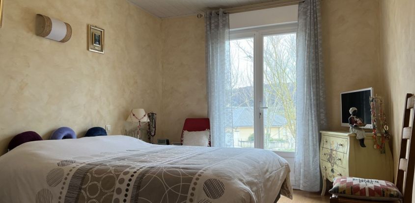 House 6 rooms of 120 m² in Saint-Martin-de-Lenne (12130)