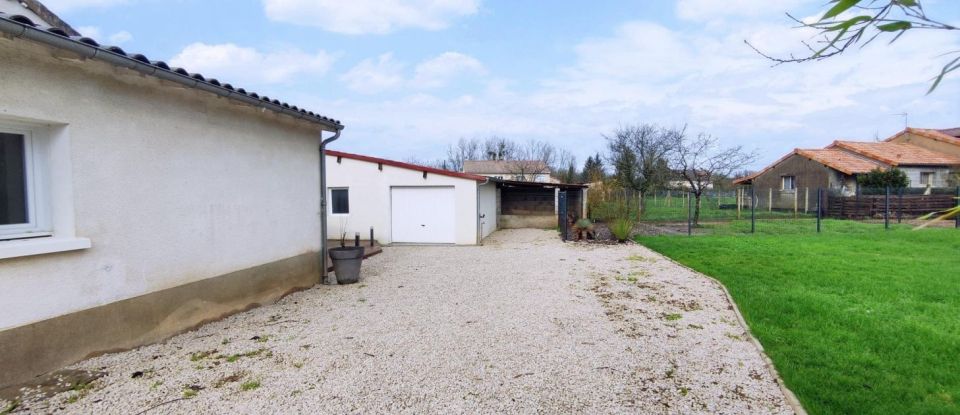 House 6 rooms of 115 m² in Lussac-les-Châteaux (86320)