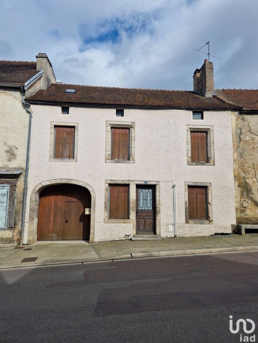 Maison 4 pièces de 130 m² à Laignes (21330)