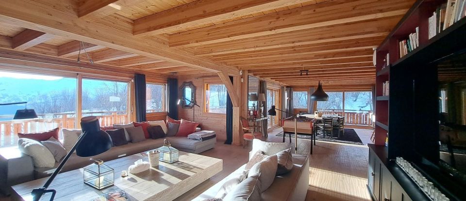 Cottage 10 rooms of 500 m² in LA TOUSSUIRE (73300)