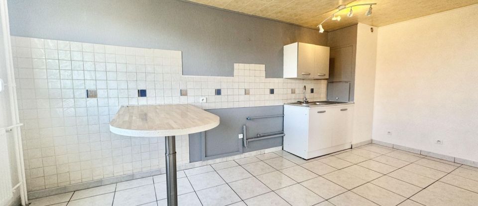 Appartement 5 pièces de 84 m² à Charleville-Mézières (08000)