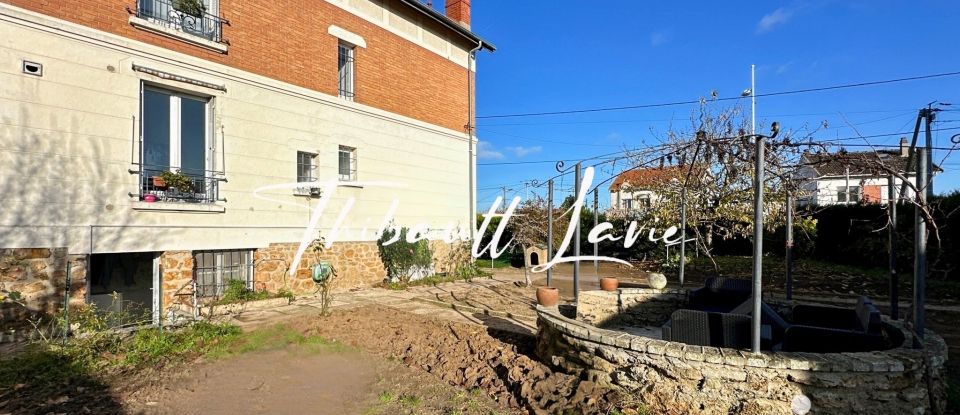 Traditional house 6 rooms of 130 m² in Champs-sur-Marne (77420)