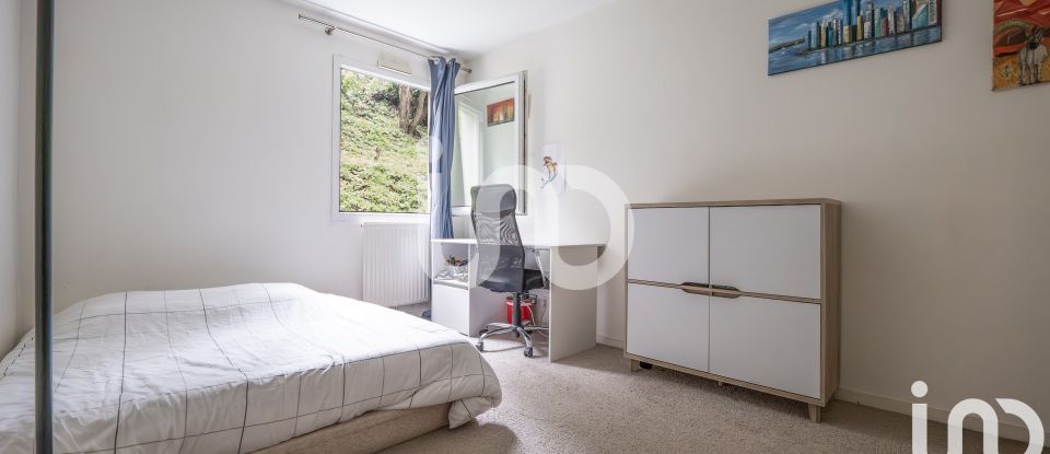 Apartment 5 rooms of 110 m² in Suresnes (92150)
