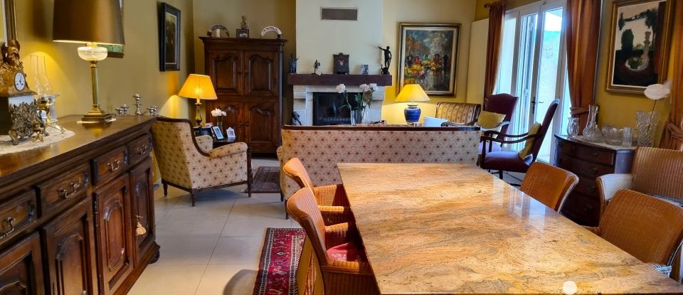 Traditional house 11 rooms of 261 m² in Carpentras (84200)