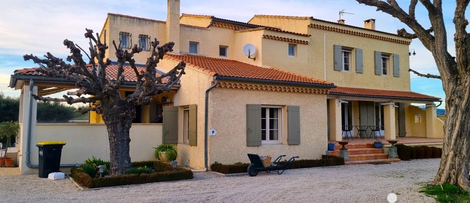 Maison traditionnelle 11 pièces de 261 m² à Carpentras (84200)