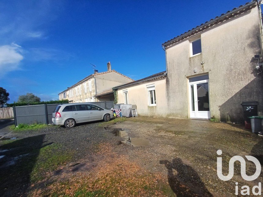 Traditional house 4 rooms of 85 m² in Cissac-Médoc (33250)