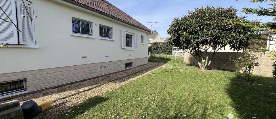 Traditional house 4 rooms of 100 m² in Aubergenville (78410)