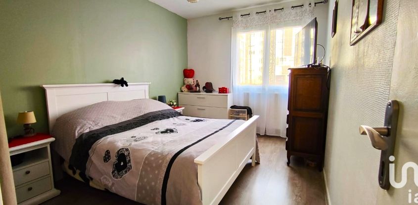 Apartment 4 rooms of 75 m² in Saint-Priest (69800)