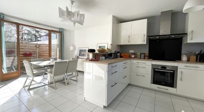 House 5 rooms of 120 m² in Saint-Thibault-des-Vignes (77400)