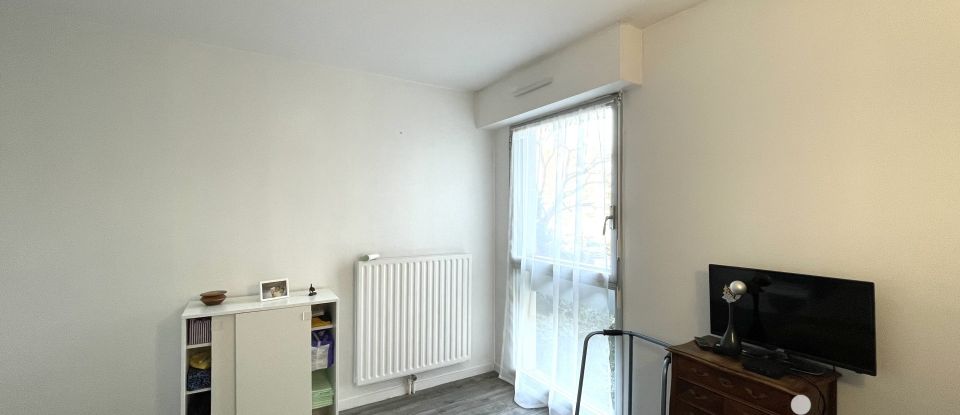 Apartment 3 rooms of 65 m² in LE CHESNAY-ROCQUENCOURT (78150)