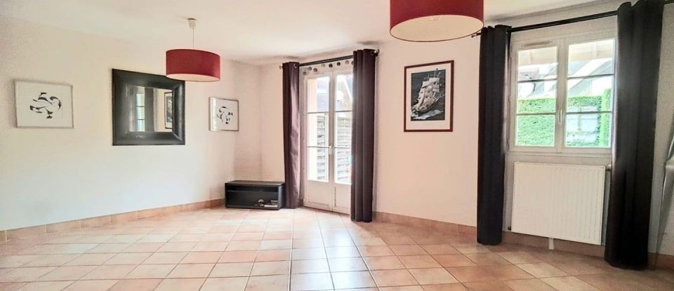 House 6 rooms of 120 m² in Forges-les-Bains (91470)