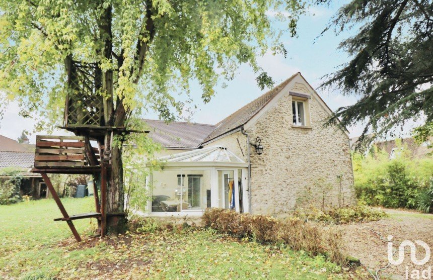 Maison 8 pièces de 170 m² à Montfort-l'Amaury (78490)