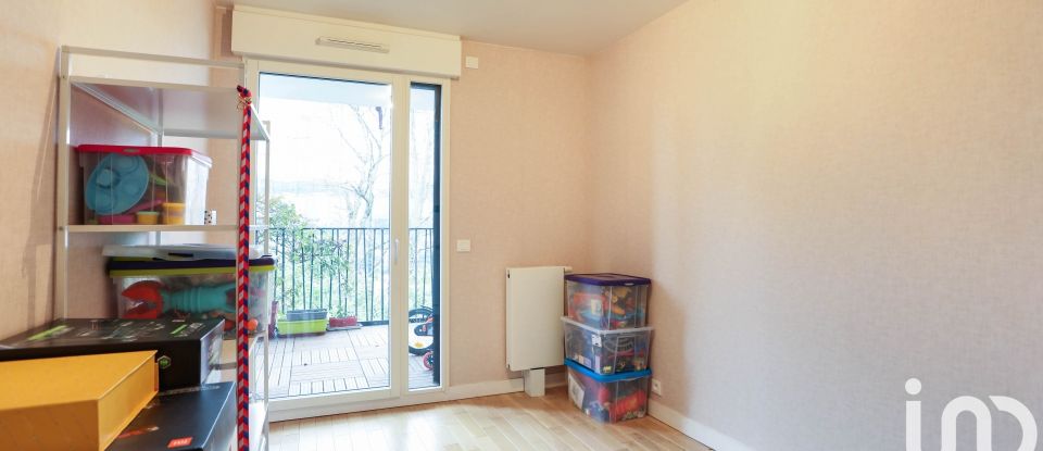 Apartment 4 rooms of 83 m² in Le Plessis-Robinson (92350)