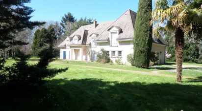 House 12 rooms of 368 m² in Le Mans (72000)