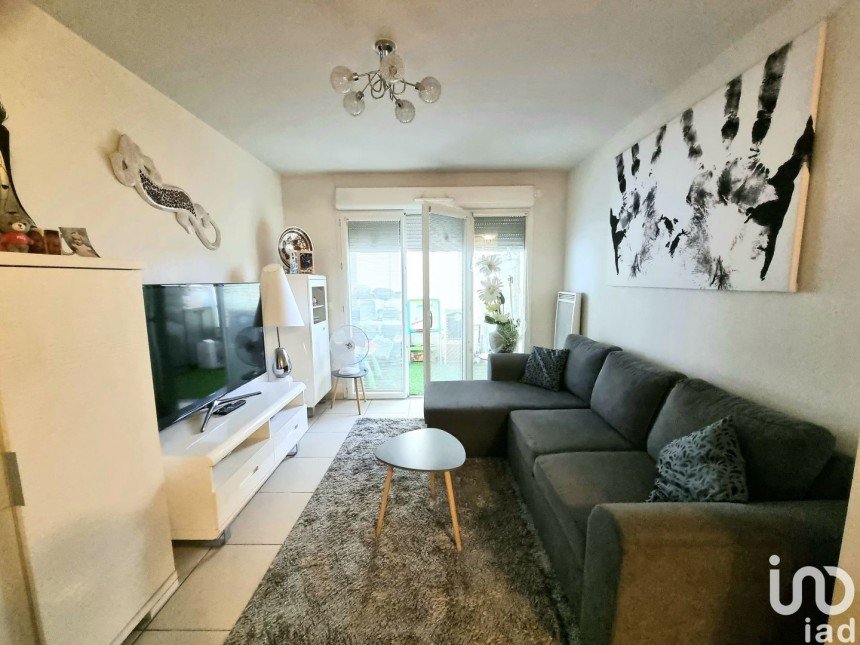 Apartment 2 rooms of 39 m² in Le Luc (83340)