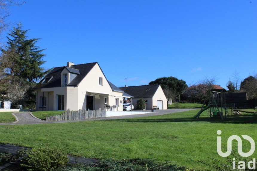Traditional house 6 rooms of 128 m² in La Meilleraye-de-Bretagne (44520)
