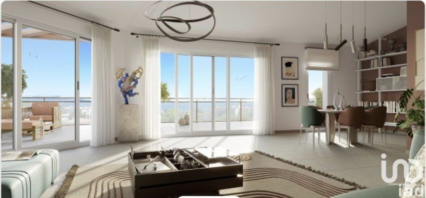 Appartement 3 pièces de 66 m² à Antibes (06600)