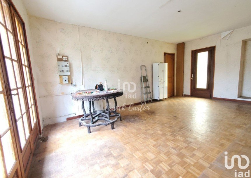 House 7 rooms of 135 m² in Rambouillet (78120)