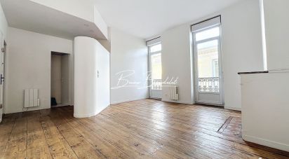 Appartement 2 pièces de 46 m² à Bordeaux (33800)