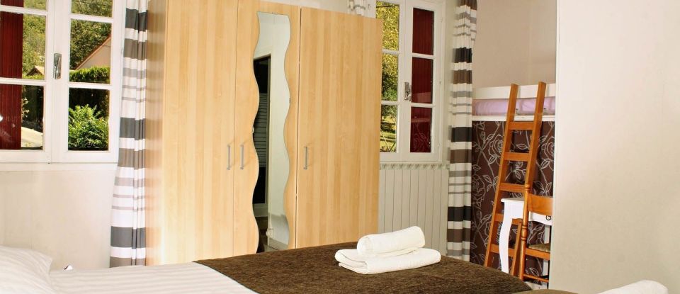 Lodge 18 rooms of 528 m² in Valgorge (07110)
