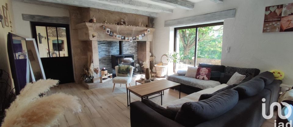 Traditional house 5 rooms of 145 m² in Saint-Cyprien (24220)