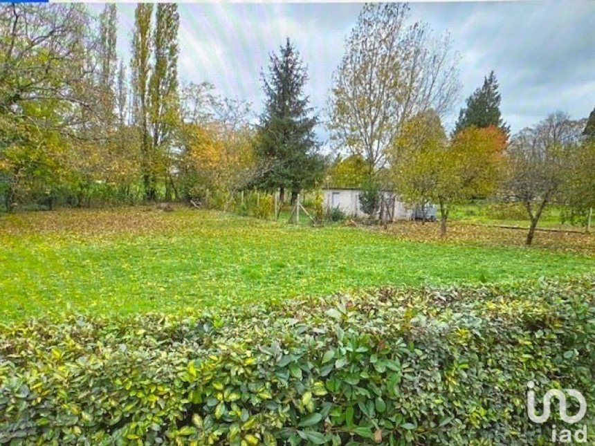 Land of 710 m² in Donnemarie-Dontilly (77520)