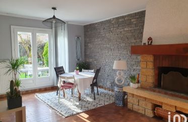 House 6 rooms of 133 m² in Mandres-les-Roses (94520)