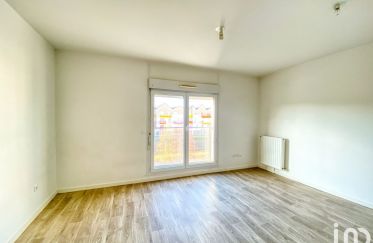 Apartment 1 room of 28 m² in Corbeil-Essonnes (91100)