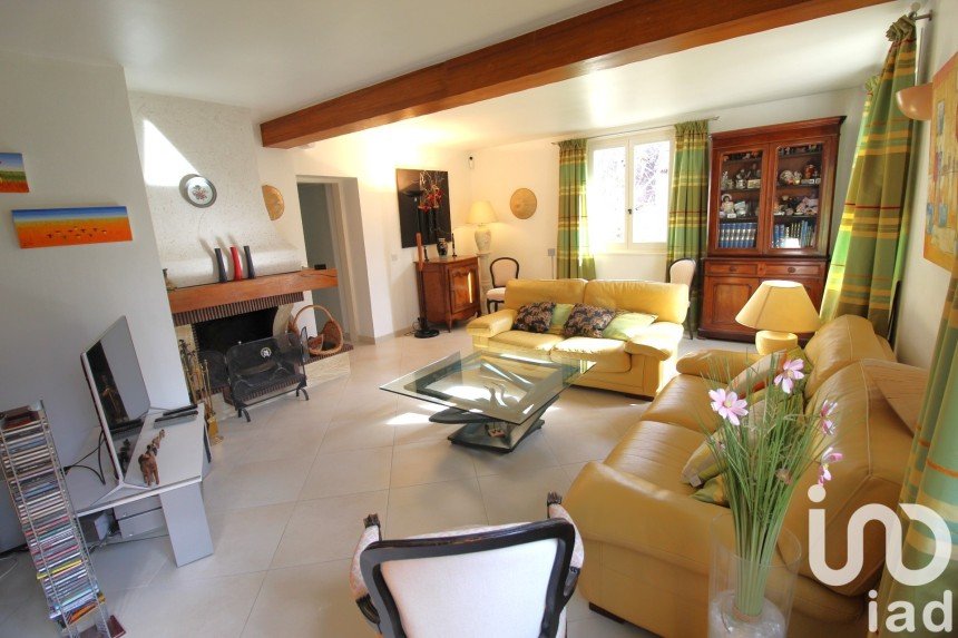 House 7 rooms of 142 m² in Orsay (91400)
