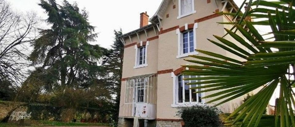House 7 rooms of 145 m² in Neuvy-Saint-Sépulchre (36230)