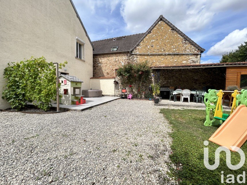 Village house 6 rooms of 184 m² in Congy (51270)