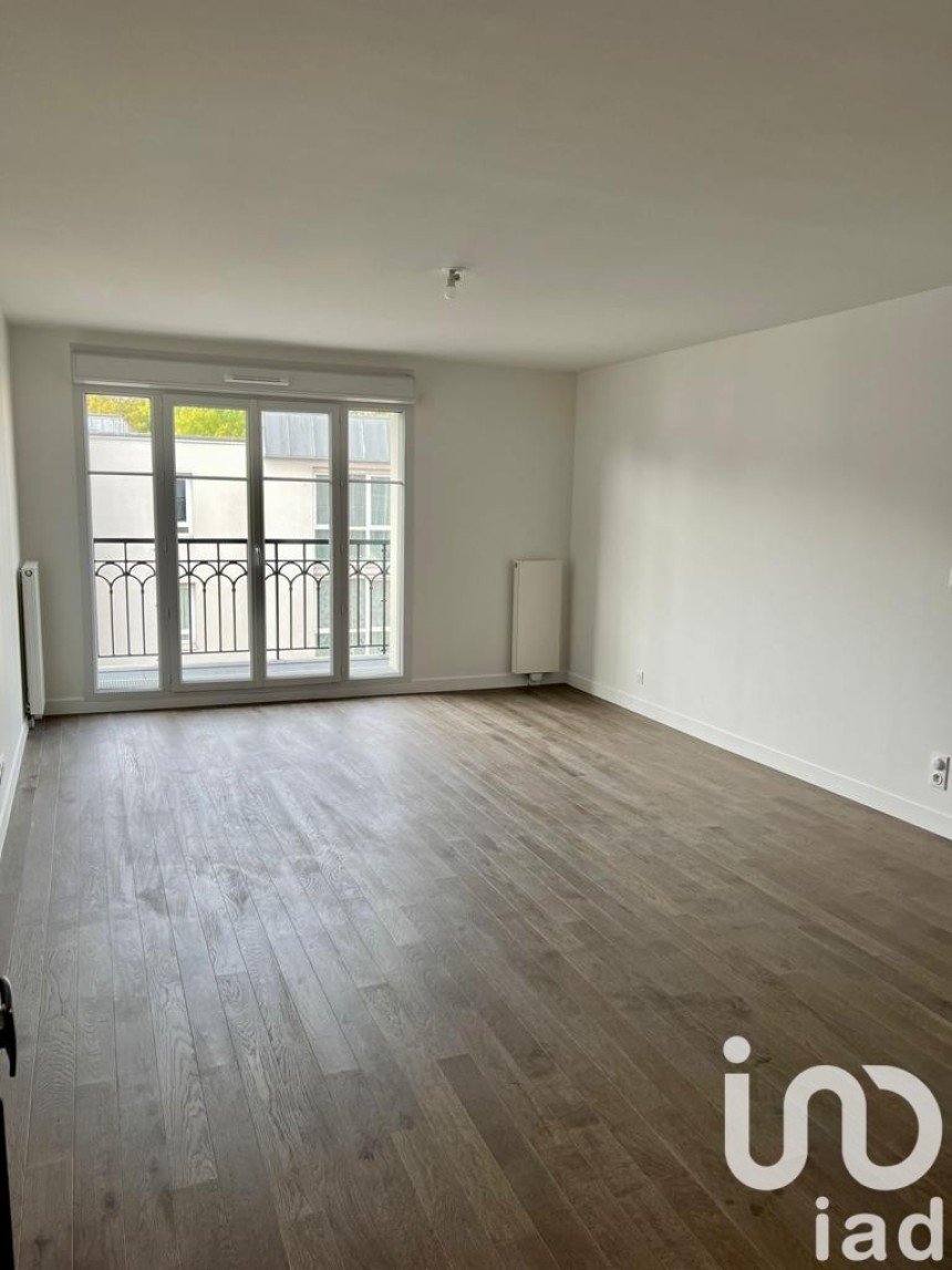 Apartment 2 rooms of 49 m² in Châtillon (92320)